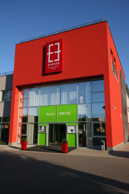 Hotel Empire Трнава Екстериор снимка