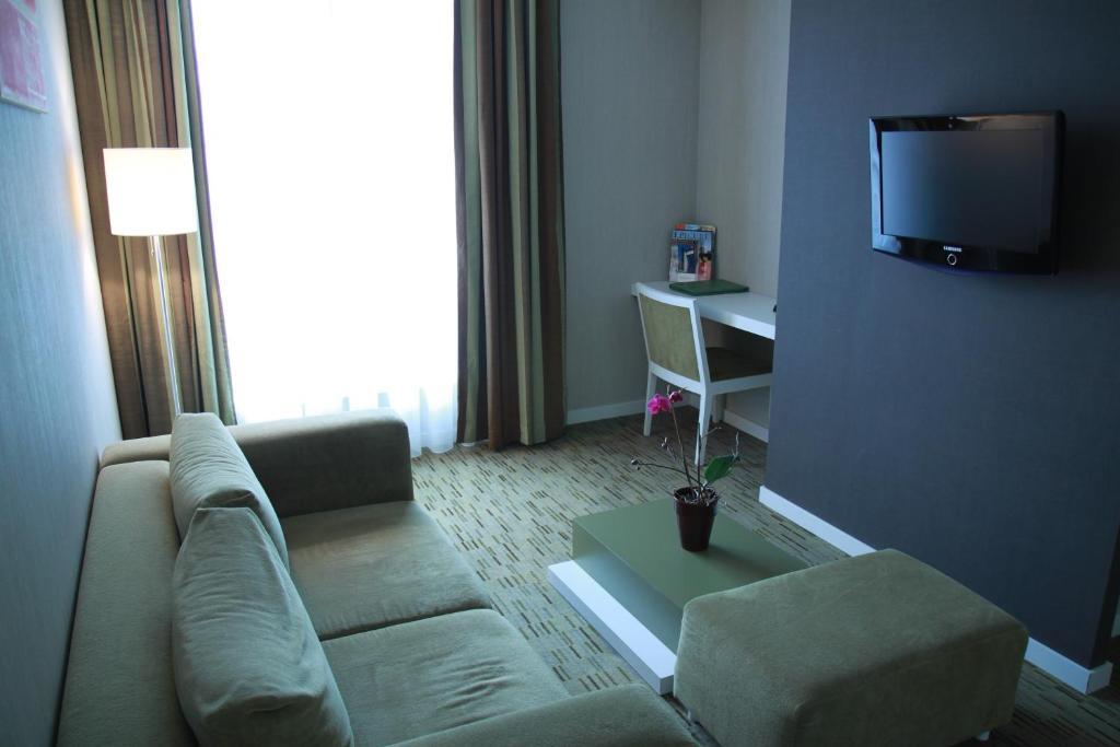 Hotel Empire Трнава Стая снимка