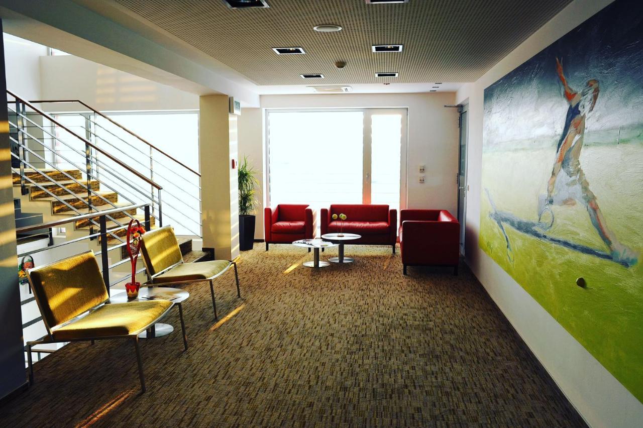 Hotel Empire Трнава Екстериор снимка